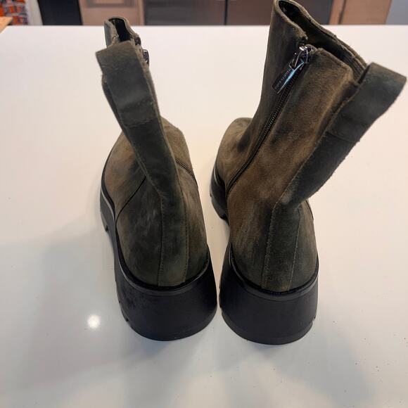 NEW Vince Camuto Neframes Army Green Leather Round Toe Chelsea Boot Size 8M - Picture 8 of 10